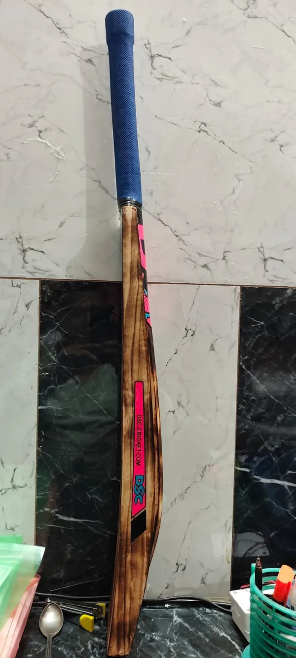 Multicolor_Wood_(Willow)_Premium_Cricket_Bat