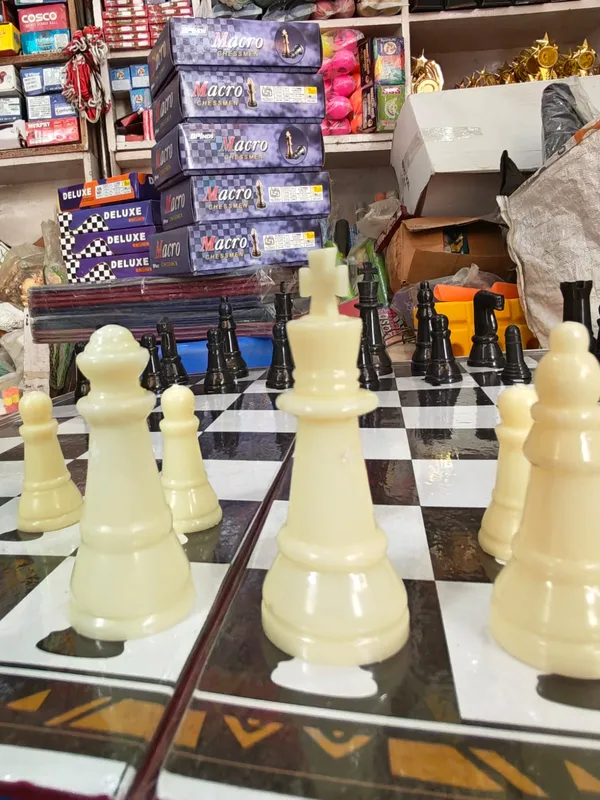 Black_&_White_Plastic_Premium_Board_Game