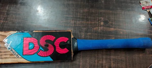 Multicolor_Wood_(Willow)_Premium_Cricket_Bat