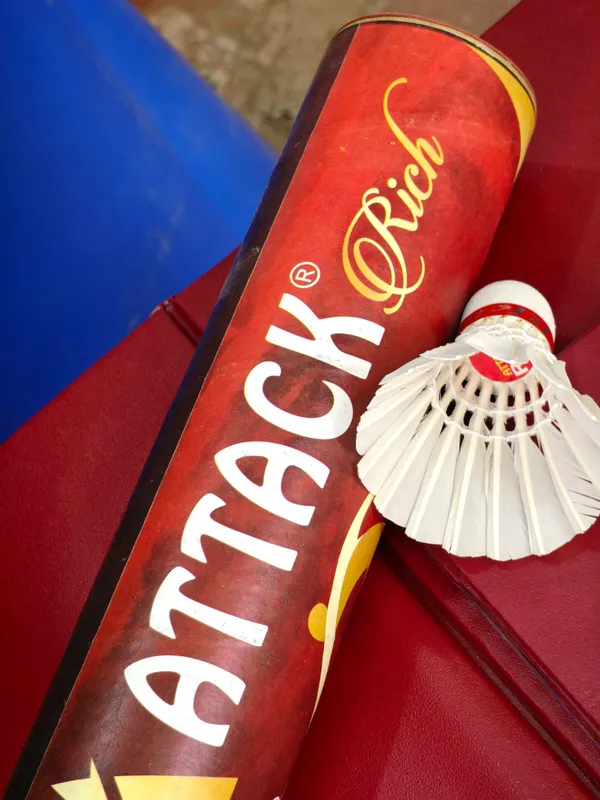 Red_&_Yellow_Nylon_And_Plastic_Premium_Shuttlecocks