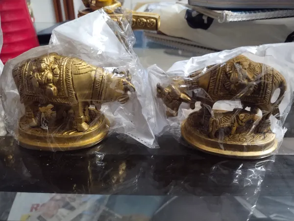 Brass_Traditional_Cow_And_Calf_
