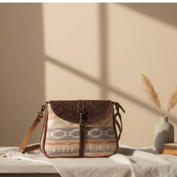 Gilaio_Crossbody_Bag