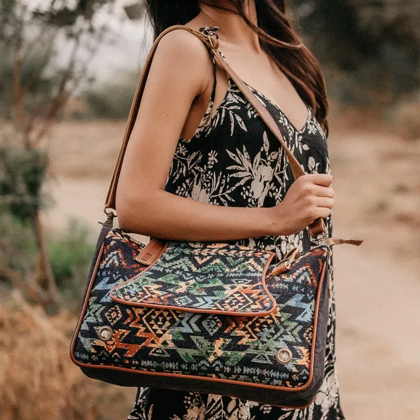 Csedar_Messenger_Bag