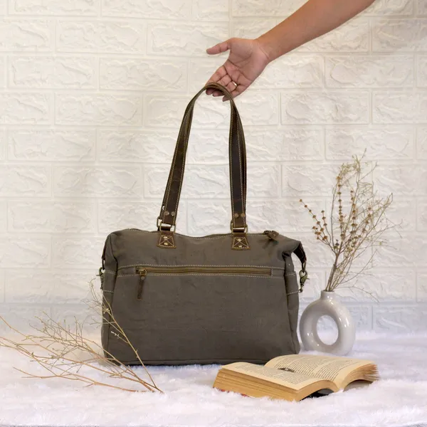 VP_Messenger_Bag