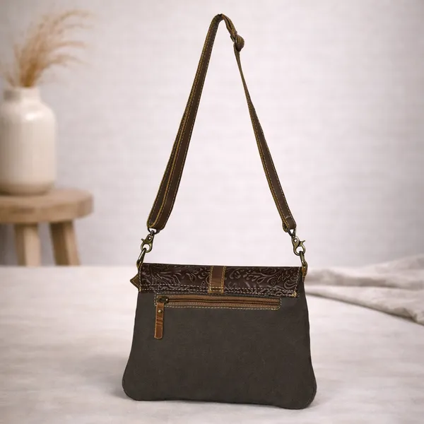 Gine_Crossbody_Bag
