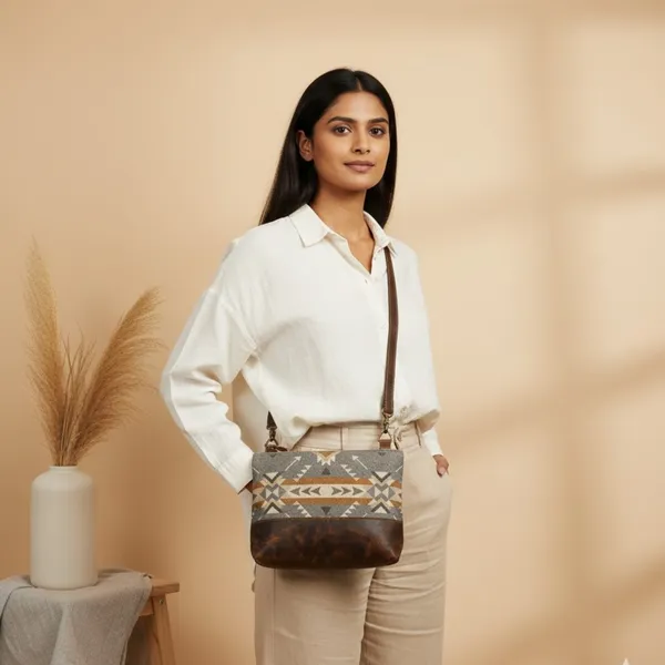 Bizzy_Crossbody_Bag
