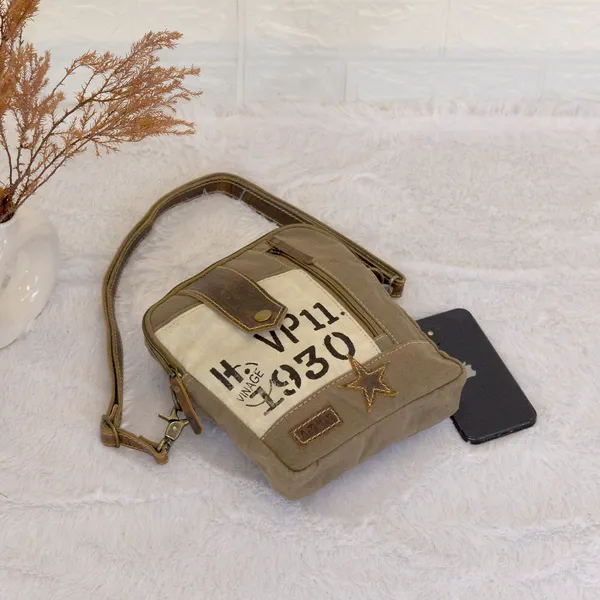 Apro_Crossbody_Bag