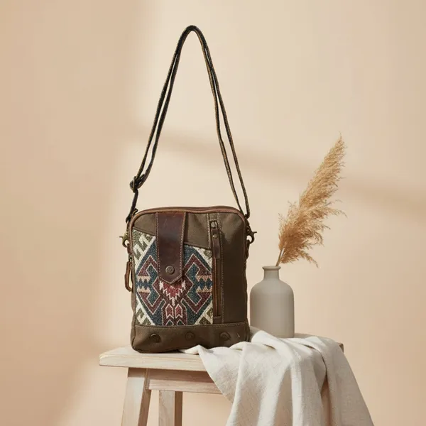 Jazzy_Crossbody_Bag