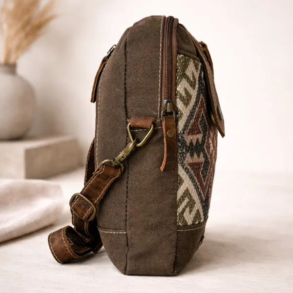 Jazzy_Crossbody_Bag