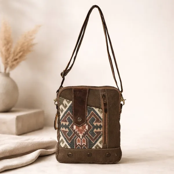 Jazzy_Crossbody_Bag