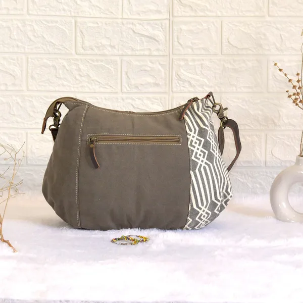 Palet_Crossbody