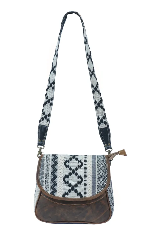 Lulo_Shoulder_Bag