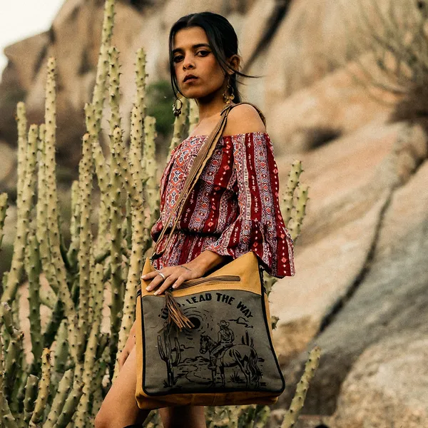 Lulo_Shoulder_Bag