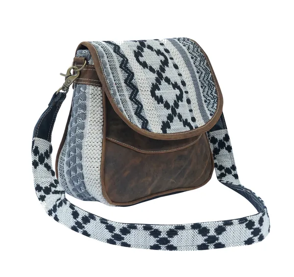 Zwede_Shoulder_Bag