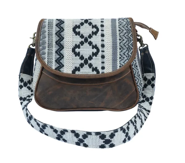 Zwede_Shoulder_Bag