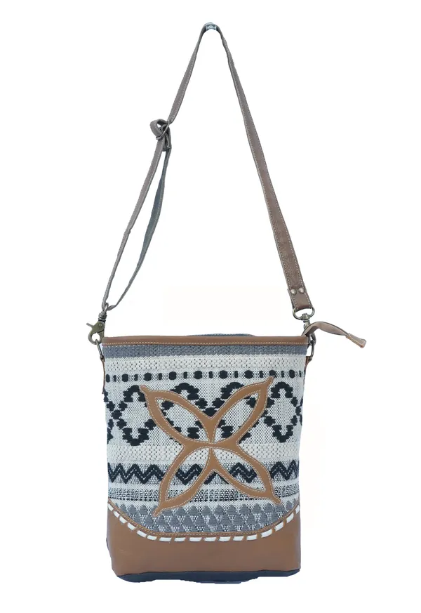 Godm_Shoulder_Bag