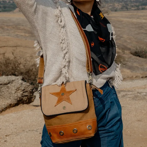 Godm_Shoulder_Bag