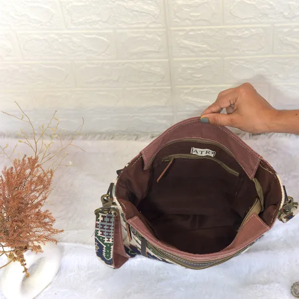 Polk_Shoulder_Bag