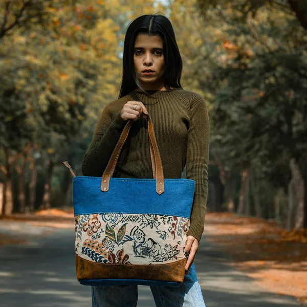 Escape_Shoulder_Bag