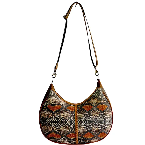 Chiqueva_Shoulder_Bag
