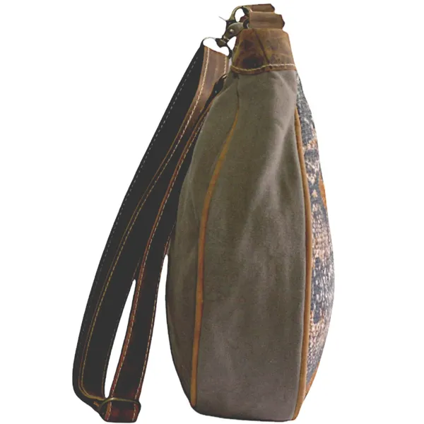 Chiqueva_Shoulder_Bag