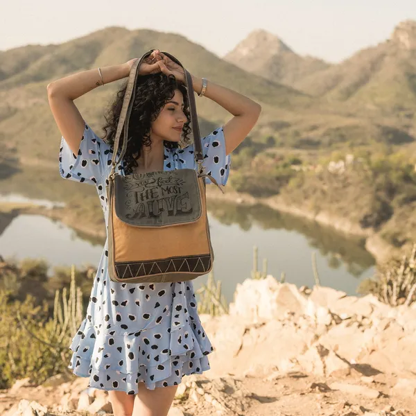 Kido_Crossbody_Bag
