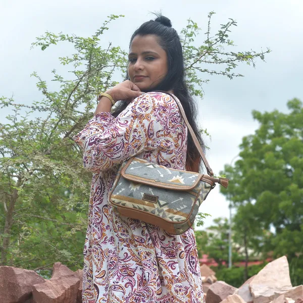 Circle_Wristlet_Bag