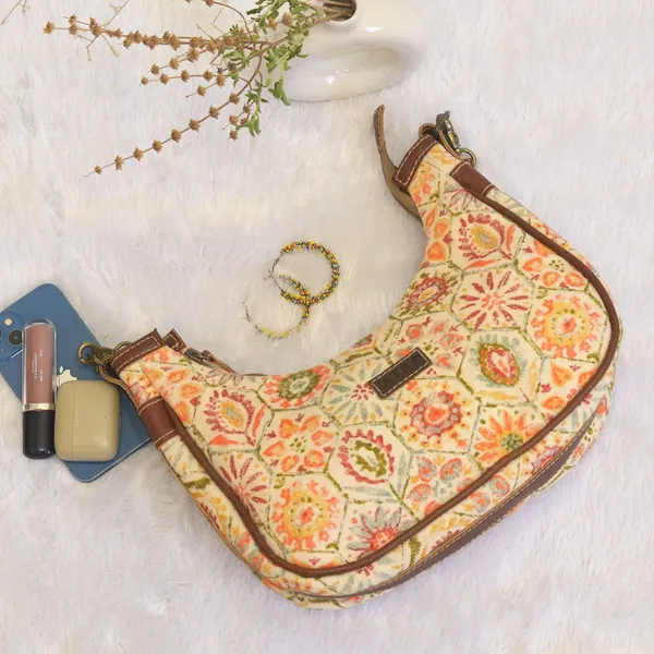 Lijok_Wristlet_Bag