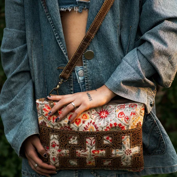 Whim_Wristlet_Bag