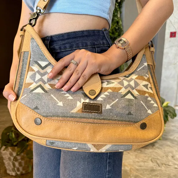 Uzi_Wristlet_Bag