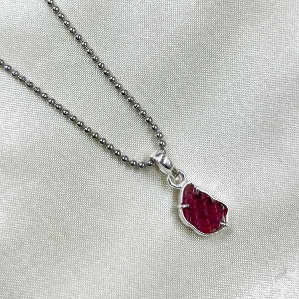 Pink_Tourmaline_Quartz_Carved_Leaf_Pendant,_925_Sterling_Silver,_Nature_Inspired_Leaf_Charm_Necklace,_Gift_for_Her