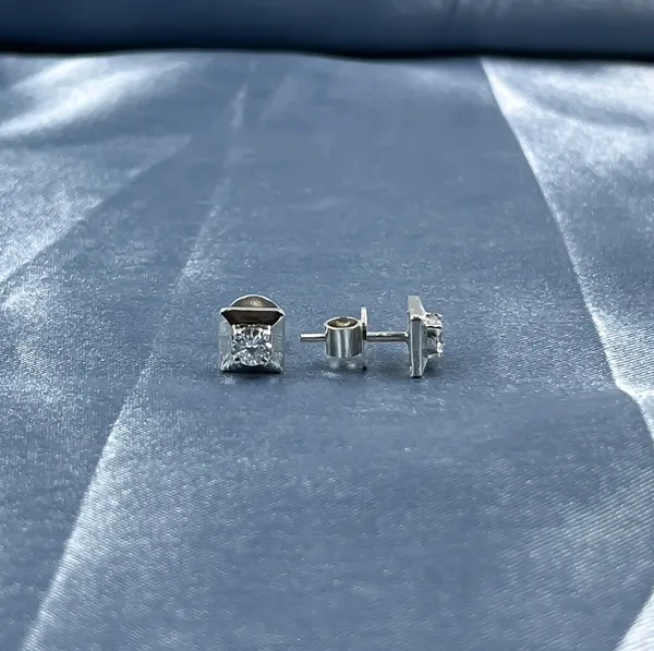 925_Sterling_Silver_Stud_Earrings,_Cubic_Zirconia_Diamond_Look,_4mm_Minimalist_Everyday_Minimalist_Handmade_Jewelry