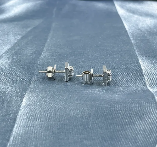 925_Sterling_Silver_Stud_Earrings,_Cubic_Zirconia_Diamond_Look,_4mm_Minimalist_Everyday_Minimalist_Handmade_Jewelry
