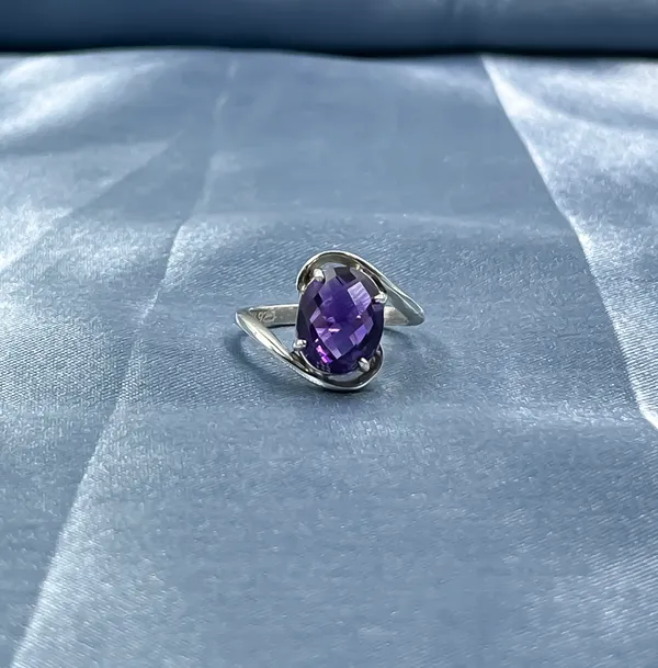 Natural_Amethyst_Ring,_925_Sterling_Silver,_Minimalist_Purple_Gemstone,_Handmade_Birthstone_Jewelry_Gift_for_Mom