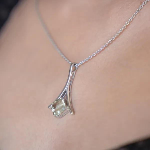 Natural_Green_Amethyst_Pendant_Necklace,_925_Sterling_Silver,_10mm_Handmade_Boho_Prasiolite_Jewelry_Gift_for_Her