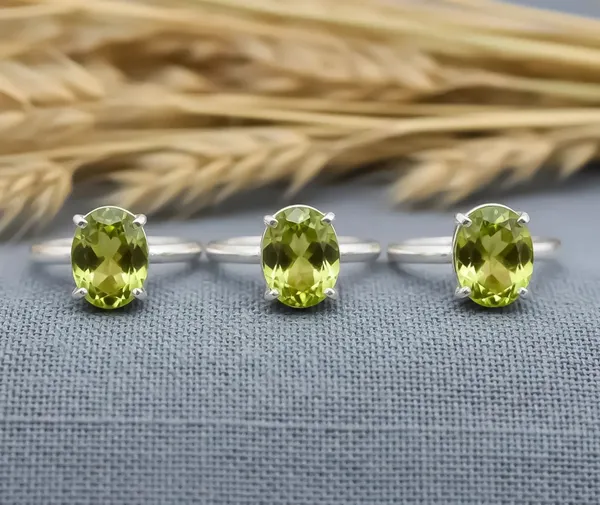 Natural_Peridot_Ring_925_Sterling_Silver,_Green_Gemstone_Ring,_6x8mm_August_Birthstone_Ring,_Minimalist_Dainty_Ring,_Gift_for_Her