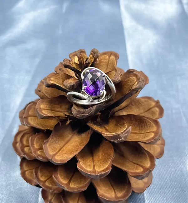 Natural_Amethyst_Ring,_925_Sterling_Silver,_Minimalist_Purple_Gemstone,_Handmade_Birthstone_Jewelry_Gift_for_Mom