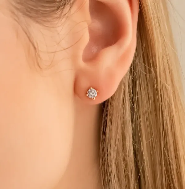 Natural_White_Zircon_Sterling_Silver_Stud_Earrings,_4mm_Round_Prong_Set_(Silver/Gold_Finish)