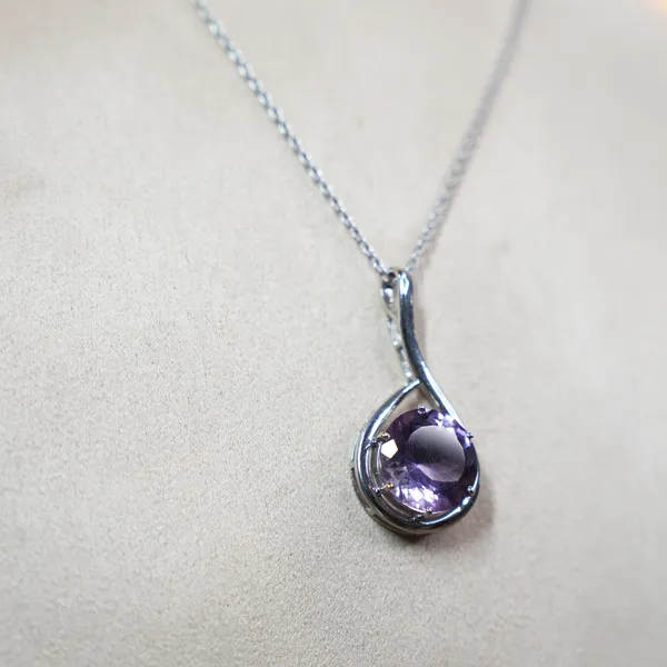 Natural_Amethyst_Pendant_Necklace,_925_Sterling_Silver,_15mm_Round_Faceted_Purple_Gemstone,_February_Birthstone_Gift_for_Her