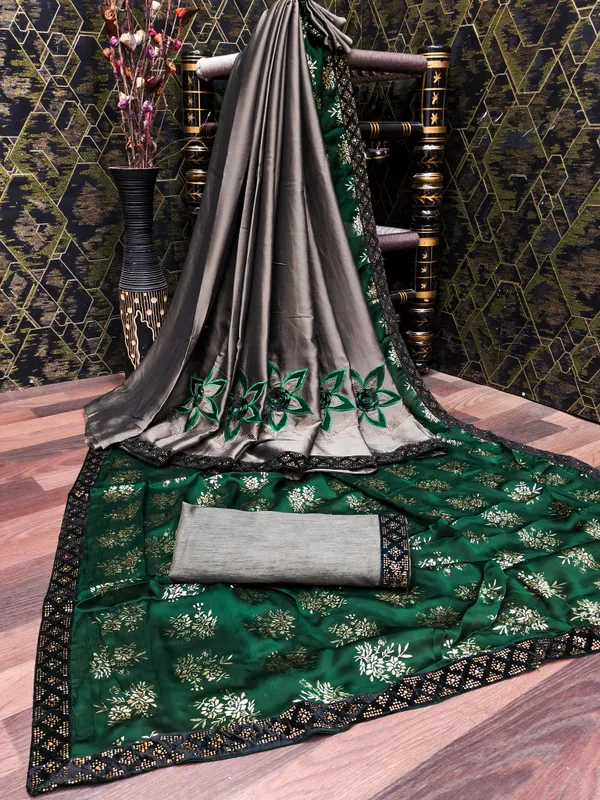 DUDEBERRY_K_DESIGNER_AAPKE_LIYE_LAYE_HE_NEW_TREND_DESIGN_SAREES_JISHME_BORDER_PURA_DAIMOND(ZARKHAND)_KIYA_GAYA_HE.SAREES_KO_AAP_KOI_BHI_FUNCTION,PARTY,MARRIAGE_ME_PAHEN_SAKTE_HO.