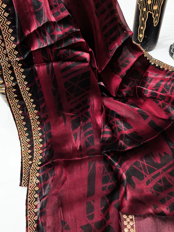 DUDEBERRY_K_DESIGNER_AAPKE_LIYE_LAYE_HE_NEW_TREND_DESIGN_SAREES_JISHME_BORDER_PURA_DAIMOND(ZARKHAND)_KIYA_GAYA_HE.SAREES_KO_AAP_KOI_BHI_FUNCTION,PARTY,MARRIAGE_ME_PAHEN_SAKTE_HO.
