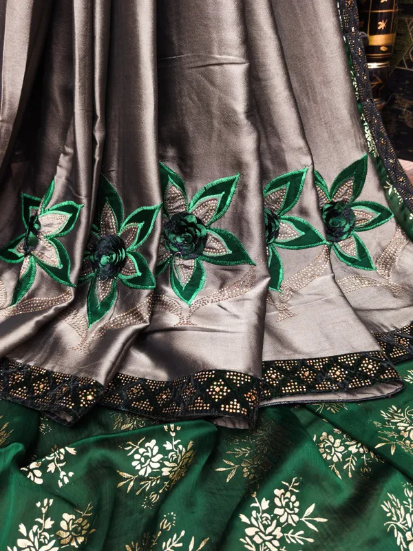 DUDEBERRY_K_DESIGNER_AAPKE_LIYE_LAYE_HE_NEW_TREND_DESIGN_SAREES_JISHME_BORDER_PURA_DAIMOND(ZARKHAND)_KIYA_GAYA_HE.SAREES_KO_AAP_KOI_BHI_FUNCTION,PARTY,MARRIAGE_ME_PAHEN_SAKTE_HO.