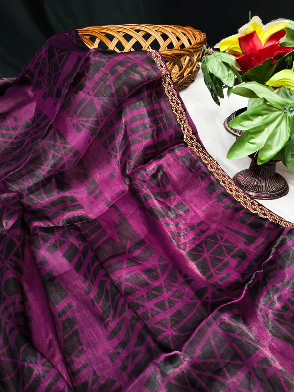 DUDEBERRY_K_DESIGNER_AAPKE_LIYE_LAYE_HE_NEW_TREND_DESIGN_SAREES_JISHME_BORDER_PURA_DAIMOND(ZARKHAND)_KIYA_GAYA_HE.SAREES_KO_AAP_KOI_BHI_FUNCTION,PARTY,MARRIAGE_ME_PAHEN_SAKTE_HO.