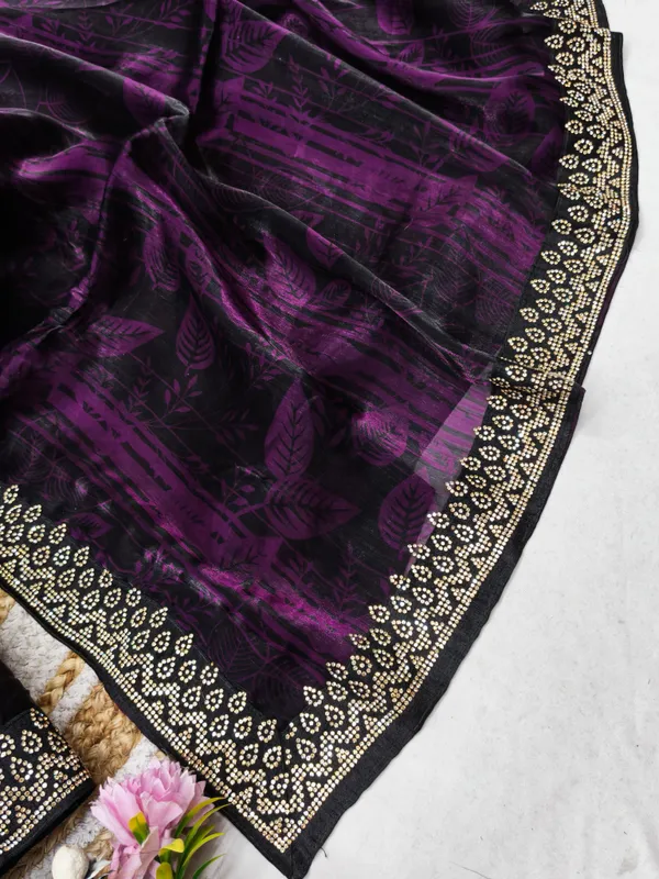 DUDEBERRY_K_DESIGNER_AAPKE_LIYE_LAYE_HE_NEW_TREND_DESIGN_SAREES_JISHME_BORDER_PURA_DAIMOND(ZARKHAND)_KIYA_GAYA_HE.SAREES_KO_AAP_KOI_BHI_FUNCTION,PARTY,MARRIAGE_ME_PAHEN_SAKTE_HO.