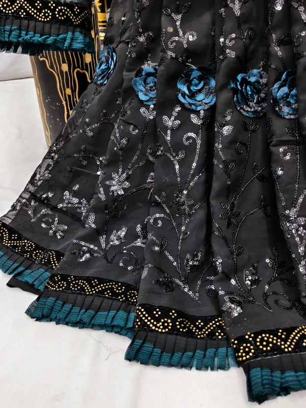 DUDEBERRY_K_DESIGNER_AAPKE_LIYE_LAYE_HE_NEW_TREND_DESIGN_SAREES_JISHME_BORDER_PURA_DAIMOND(ZARKHAND)_KIYA_GAYA_HE.SAREES_KO_AAP_KOI_BHI_FUNCTION,PARTY,MARRIAGE_ME_PAHEN_SAKTE_HO.