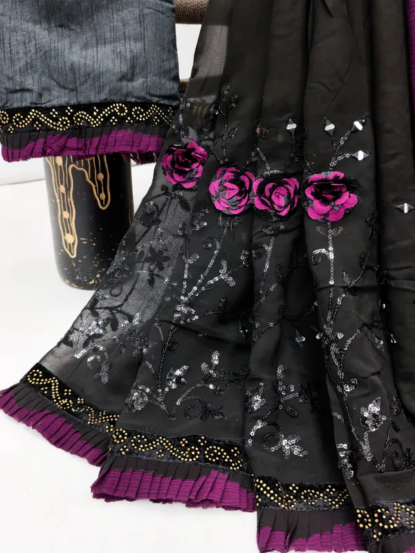 DUDEBERRY_K_DESIGNER_AAPKE_LIYE_LAYE_HE_NEW_TREND_DESIGN_SAREES_JISHME_BORDER_PURA_DAIMOND(ZARKHAND)_KIYA_GAYA_HE.SAREES_KO_AAP_KOI_BHI_FUNCTION,PARTY,MARRIAGE_ME_PAHEN_SAKTE_HO.