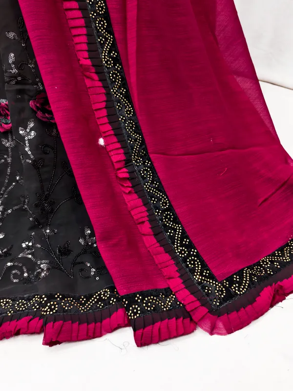DUDEBERRY_K_DESIGNER_AAPKE_LIYE_LAYE_HE_NEW_TREND_DESIGN_SAREES_JISHME_BORDER_PURA_DAIMOND(ZARKHAND)_KIYA_GAYA_HE.SAREES_KO_AAP_KOI_BHI_FUNCTION,PARTY,MARRIAGE_ME_PAHEN_SAKTE_HO.