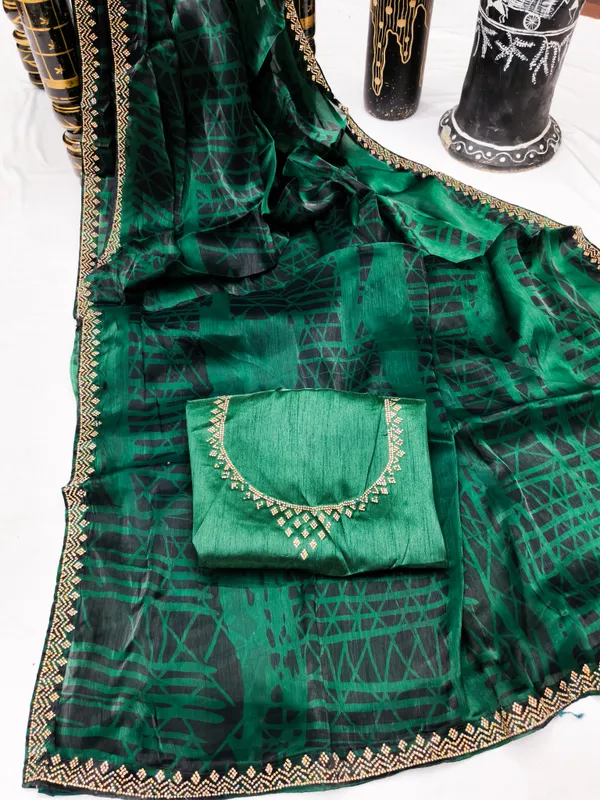 DUDEBERRY_K_DESIGNER_AAPKE_LIYE_LAYE_HE_NEW_TREND_DESIGN_SAREES_JISHME_BORDER_PURA_DAIMOND(ZARKHAND)_KIYA_GAYA_HE.SAREES_KO_AAP_KOI_BHI_FUNCTION,PARTY,MARRIAGE_ME_PAHEN_SAKTE_HO.