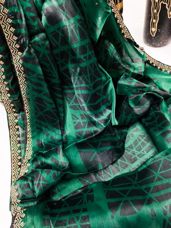 DUDEBERRY_K_DESIGNER_AAPKE_LIYE_LAYE_HE_NEW_TREND_DESIGN_SAREES_JISHME_BORDER_PURA_DAIMOND(ZARKHAND)_KIYA_GAYA_HE.SAREES_KO_AAP_KOI_BHI_FUNCTION,PARTY,MARRIAGE_ME_PAHEN_SAKTE_HO.