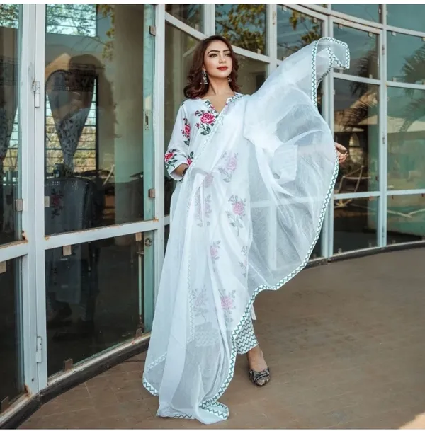 Dude_berry_Present_lettest_printed_kurta_with_bottom_and_dupatta_set_for_all_function